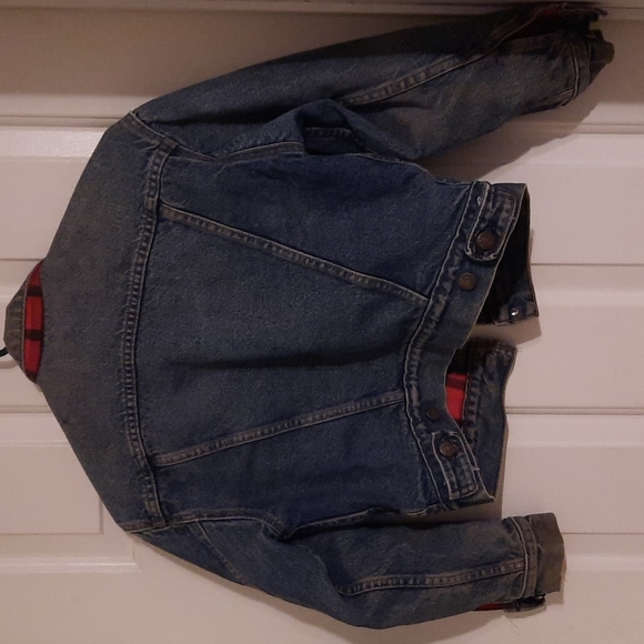 Boys sz Med Levi's denim jacket Buffalo plaid underneath - Picture 5 of 8
